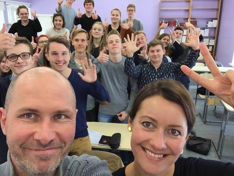 Vanalinna Hariduskolleegium. Helen Sildna käis oma lugu rääkimas Vanalinna Hariduskolleegiumi ettevõtlikkuse kallakuga klassile. Kindlasti oli tund inspireeriv! Kusjuures ka Ville Jehe käis oma lugu rääkimas. Pildina pole seda küll jäädvustatud, kuid Tapa Gümnaasiumi 101 noort said Ville kogemusest osa lausa kaks tundi. Positiivne kogemus kõigile!