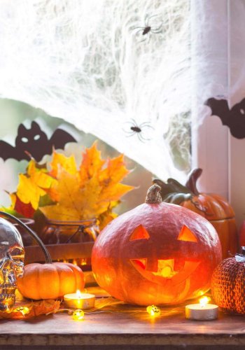 Halloween ja jõulud ei pea tulema rahakotile üllatusena: kuidas kulusid ette planeerida?