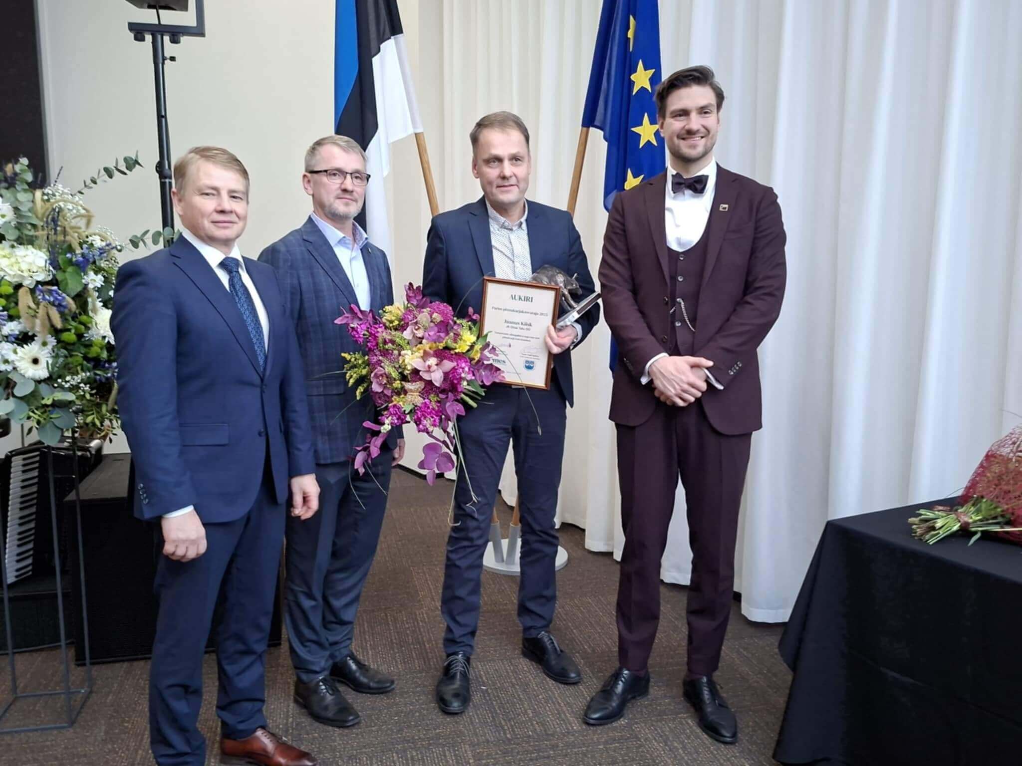 Parima piimakarjakasvataja 2025 Jaanus Kiisk JK Otsa talustkoos minister Terrase, Tanel-Taavi Bulitko ja Meelis Annusega. Foto: Juuli Nemvalts