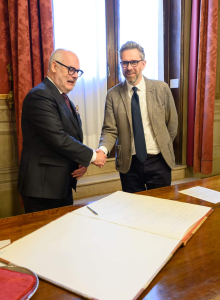 President-Alar-Karis-avas-Bologna-lasteraamatumessi-Foto-Raigo-Pajula-51