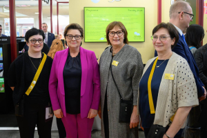President-Alar-Karis-avas-Bologna-lasteraamatumessi-Foto-Raigo-Pajula-59