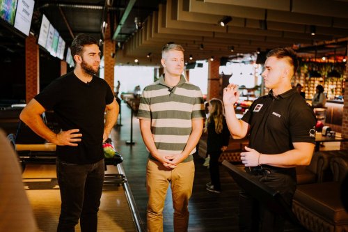 Ohtu-saade-Elamus-Bowling-Foto-Joosep-Ints-074-Robert-Rool-Juri-Butsakov-Kert-Truus