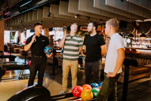 Ohtu-saade-Elamus-Bowling-Foto-Joosep-Ints-093-Kert-Truus-Juri-Butsakov-Robert-Rool-Ott-Tanak