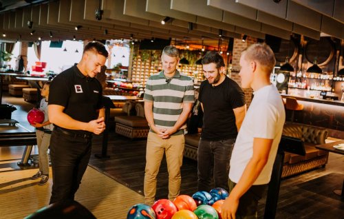 Ohtu-saade-Elamus-Bowling-Foto-Joosep-Ints-097-Kert-Truus-Juri-Butsakov-Robert-Rool-Ott-Tanak