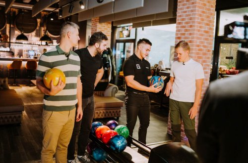 Ohtu-saade-Elamus-Bowling-Foto-Joosep-Ints-103-Juri-Butsakov-Robert-Rool-Kert-Truus-Ott-Tanak