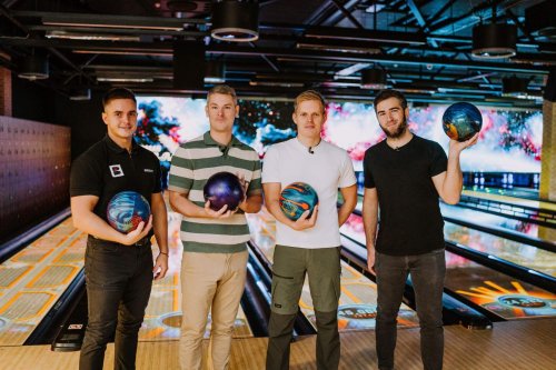 Ohtu-saade-Elamus-Bowling-Foto-Joosep-Ints-160-Kert-Truus-Juri-Butsakov-Ott-Tanak-Robert-Rool