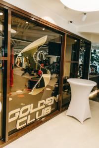Golden Club 142
