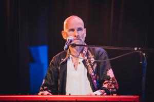 I-Am-Alive-Foto-Silver-Siilak-030