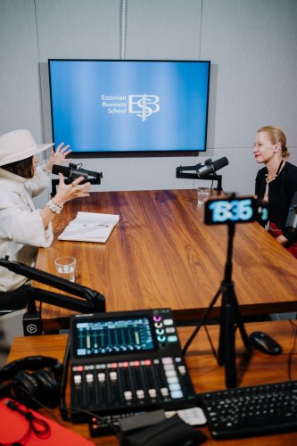 Olesija-Saue-Podcast-Julgus-olla-nahtav-Foto-Joosep-Ints-034-Monika-Kuzmina-Olesija-Saue