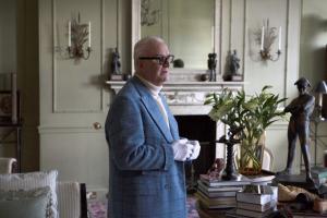 No. 54 Manolo in office