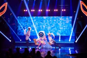 SILMAMUNA ja SODALANE maskis laulja saade 2 duell 2 (18)