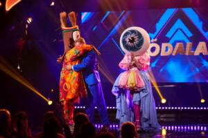 SILMAMUNA ja SODALANE maskis laulja saade 2 duell 2 (28)