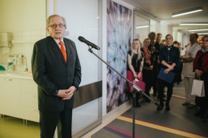 Dr Adik Levin