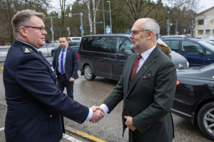 President-Alar-Karis-prefektuuri-kulastus-Foto-Reigo-Teervalt-007