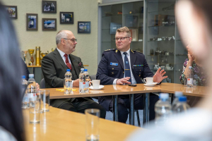 President-Alar-Karis-prefektuuri-kulastus-Foto-Reigo-Teervalt-015