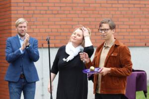 Ugala publikupreemia „Kuldõun“ üleandmine ning õunaaia istutamine (Foto Heigo Teder) (116)