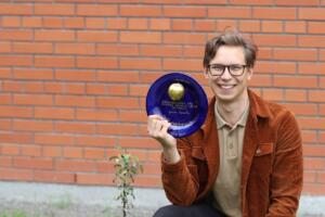 Ugala publikupreemia „Kuldõun“ üleandmine ning õunaaia istutamine (Foto Heigo Teder) (127)