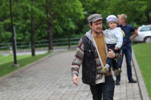 Ugala publikupreemia „Kuldõun“ üleandmine ning õunaaia istutamine (Foto Heigo Teder) (82)