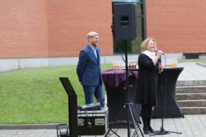 Ugala publikupreemia „Kuldõun“ üleandmine ning õunaaia istutamine (Foto Heigo Teder) (90)