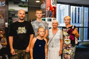 Uskumatu Hiigelpirn esilinastus 21