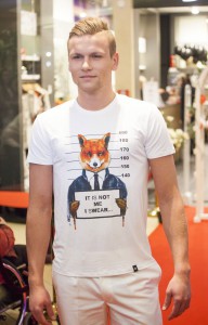 Moeshow056