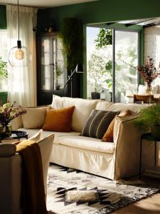 Beige-tones-iwth-terracota-accents