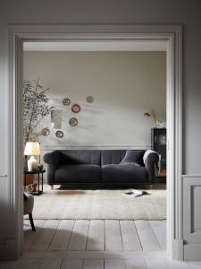 Low-backrests-sofa