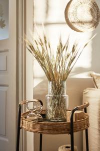 Natural-materials-and-plants