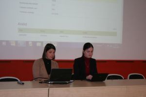 viljandimaa-perearstide-t2nuyritus-ja-infop2ev_terviseameti-peremeditsiini-osakonna-juhataja-pille-saar-vasakul-ja-peaspetsialist-gerli-v6imre