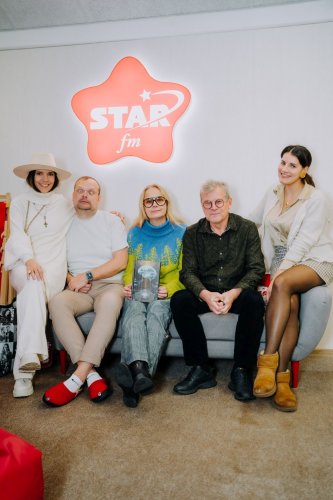 Alar-Tamming-Star-FM-hommikuprogrammis-Foto-Joosep-Ints-058-Monika-Kuzmina-Andres-Puusepp-Pille-Minev-Alar-Tamming-Carine-Jessica-Kostla